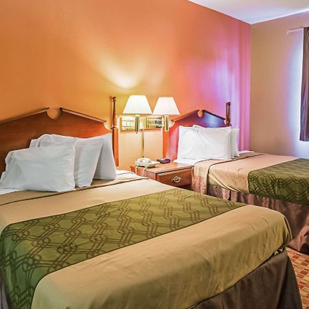 Econo Lodge Inn & Suites Ripley Exteriör bild