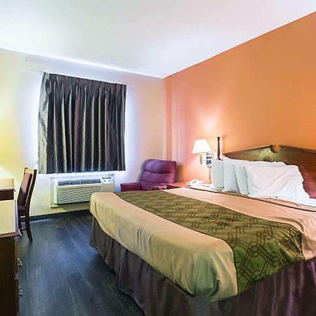 Econo Lodge Inn & Suites Ripley Exteriör bild