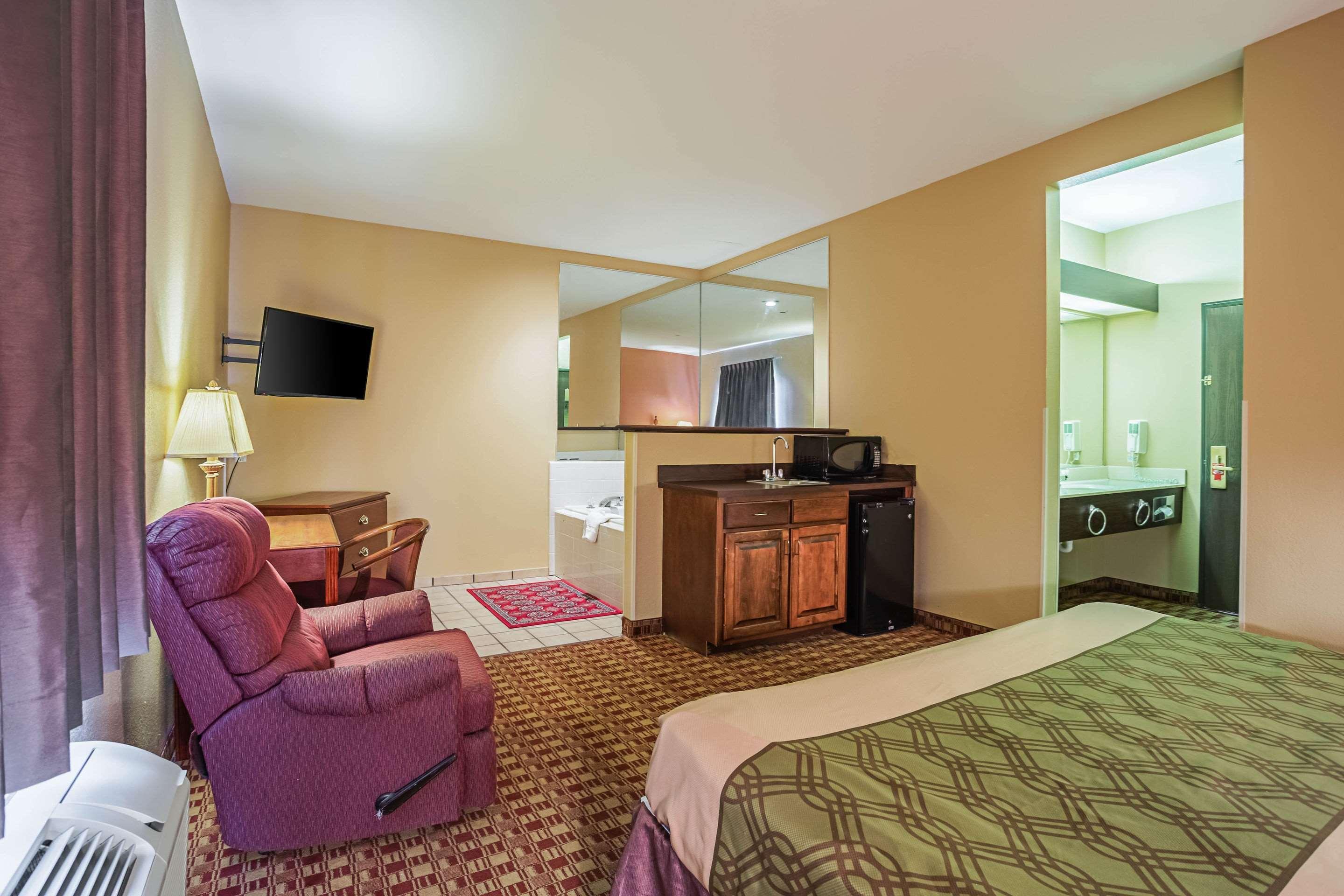 Econo Lodge Inn & Suites Ripley Exteriör bild