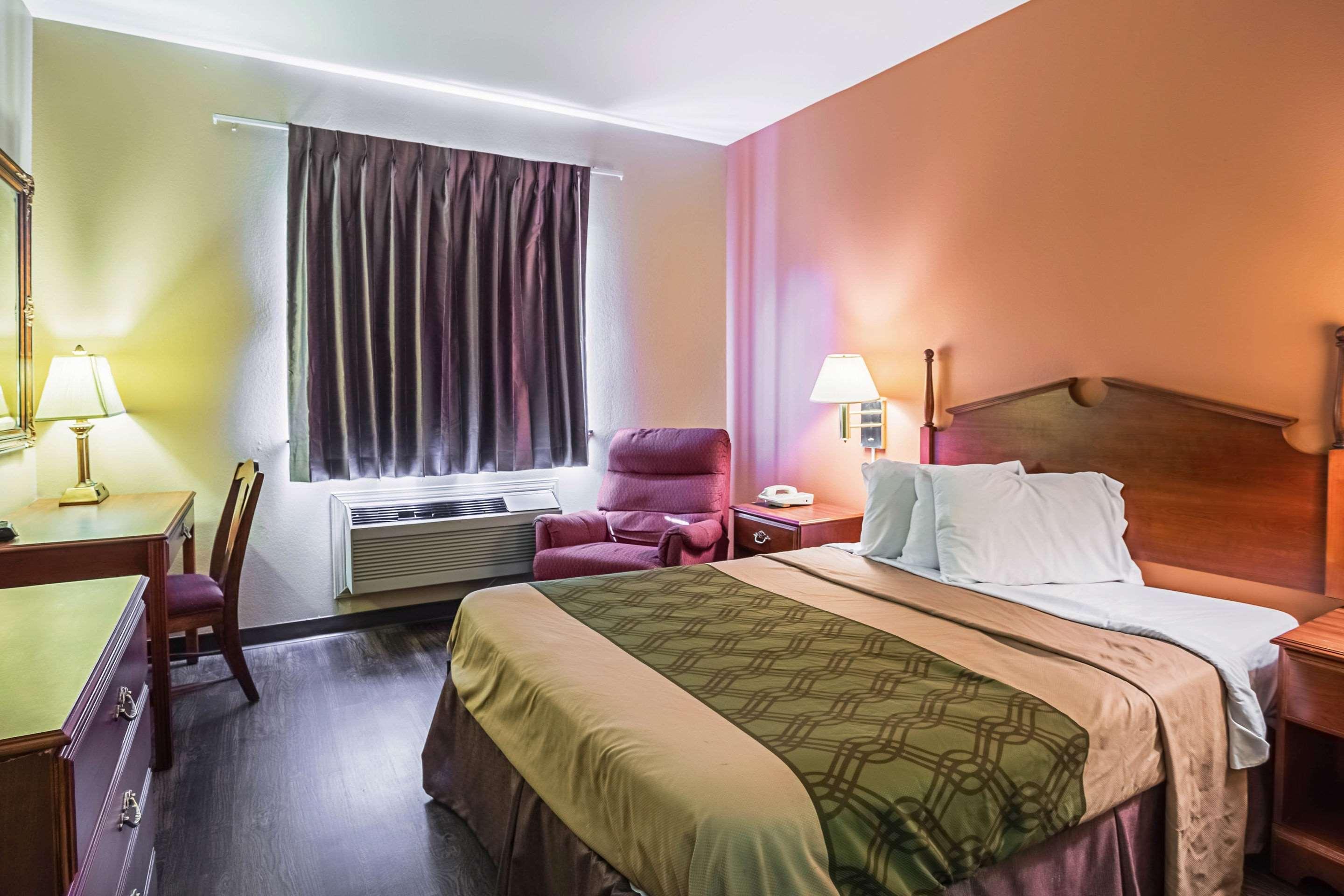 Econo Lodge Inn & Suites Ripley Exteriör bild