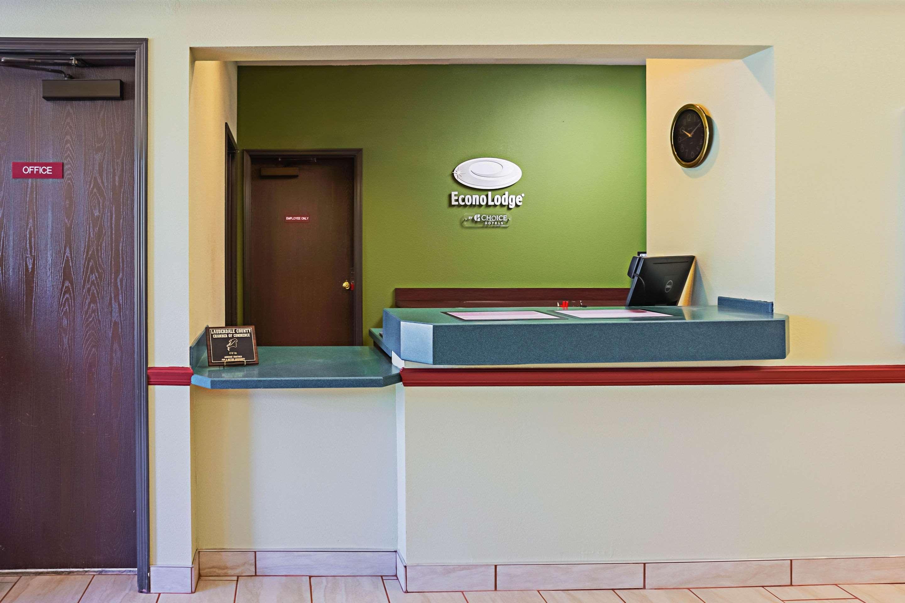 Econo Lodge Inn & Suites Ripley Exteriör bild
