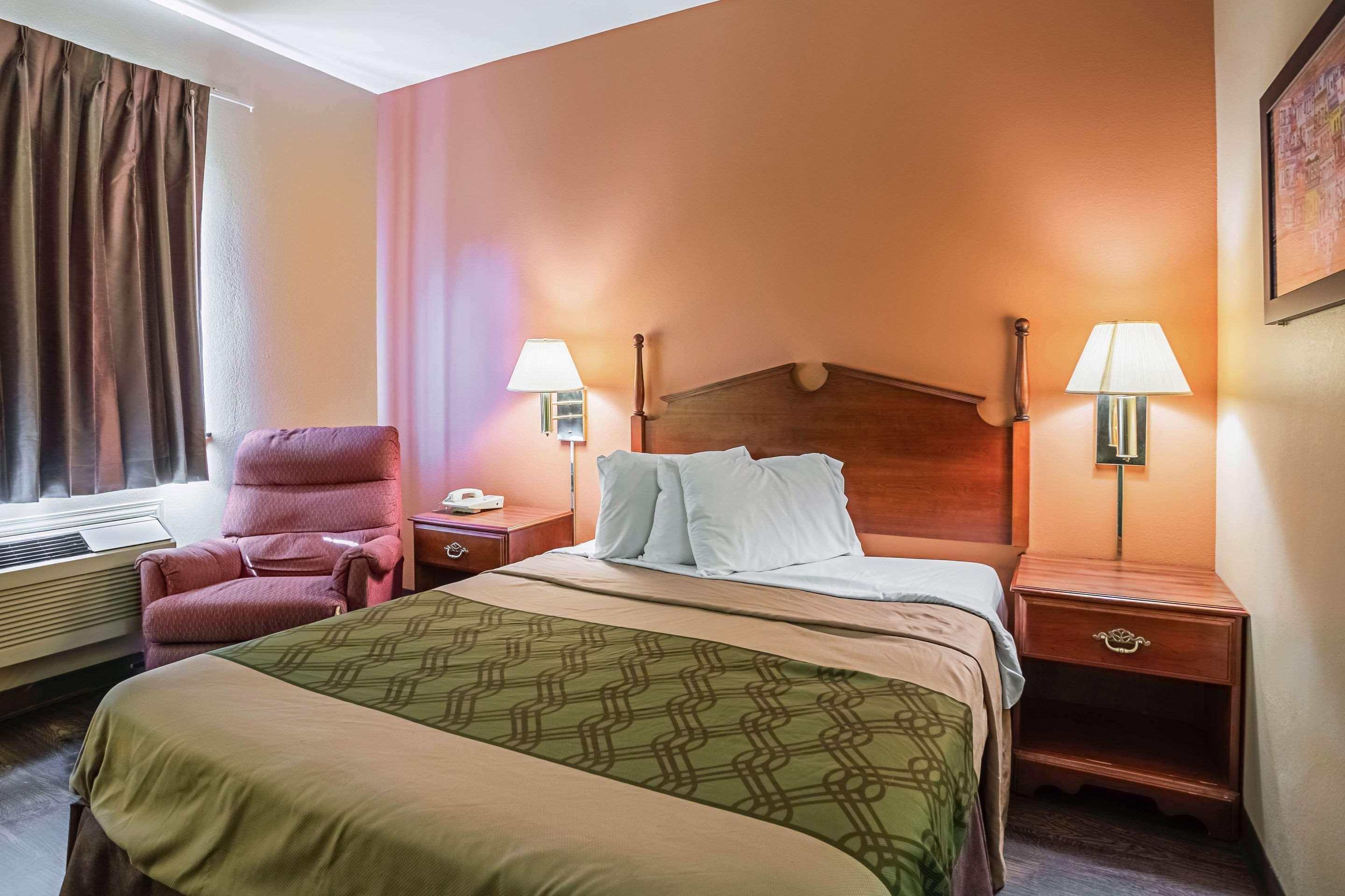 Econo Lodge Inn & Suites Ripley Exteriör bild