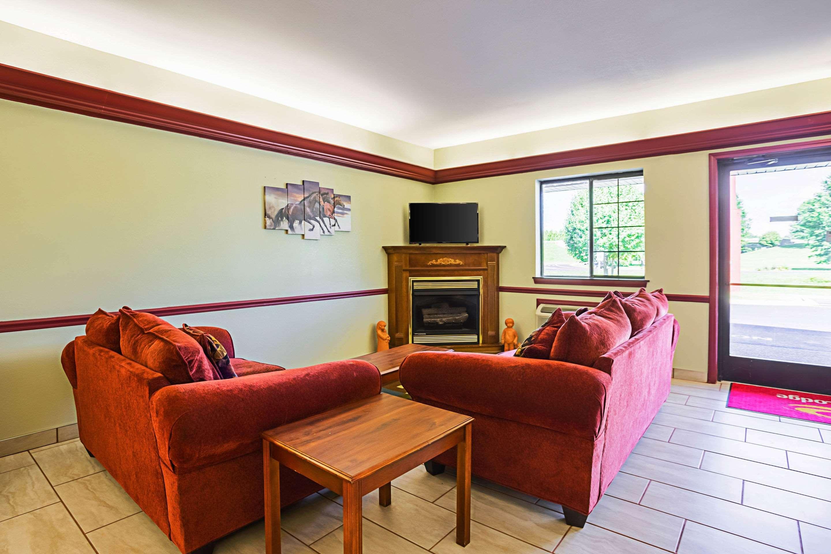 Econo Lodge Inn & Suites Ripley Exteriör bild