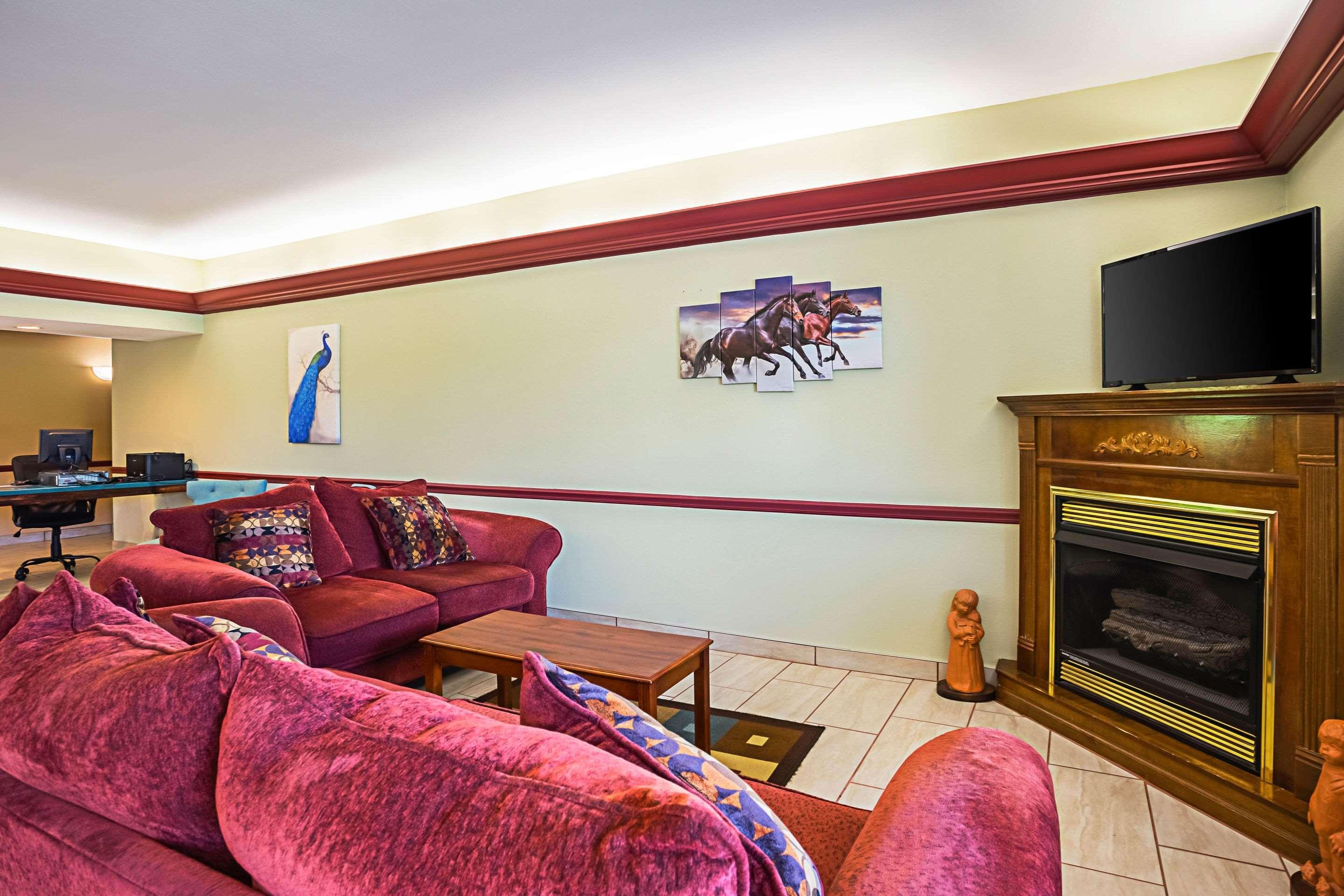 Econo Lodge Inn & Suites Ripley Exteriör bild