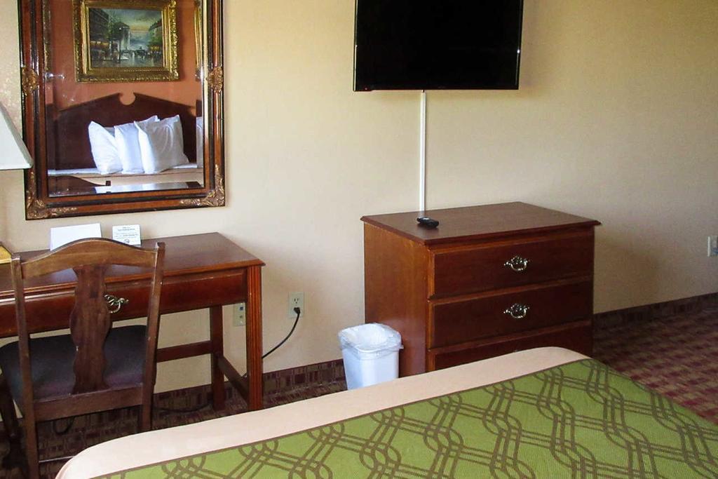 Econo Lodge Inn & Suites Ripley Rum bild