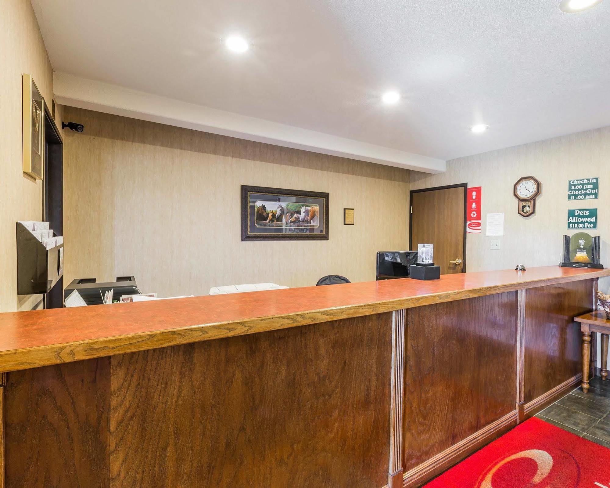Econo Lodge Inn & Suites Ripley Exteriör bild