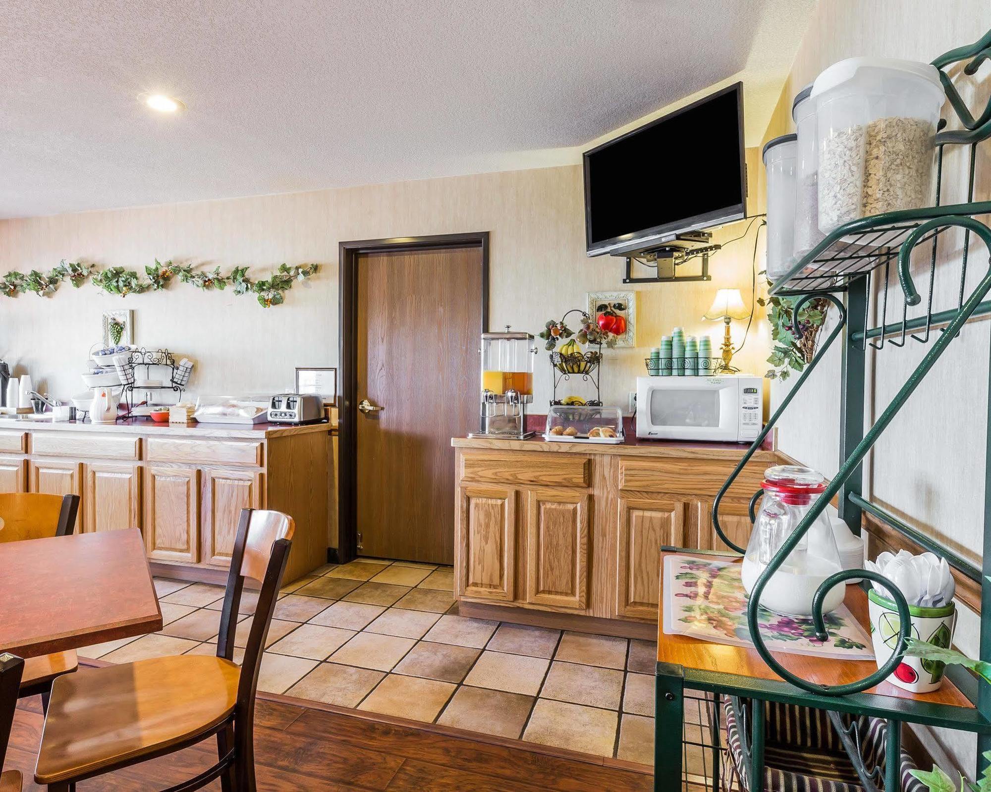 Econo Lodge Inn & Suites Ripley Exteriör bild