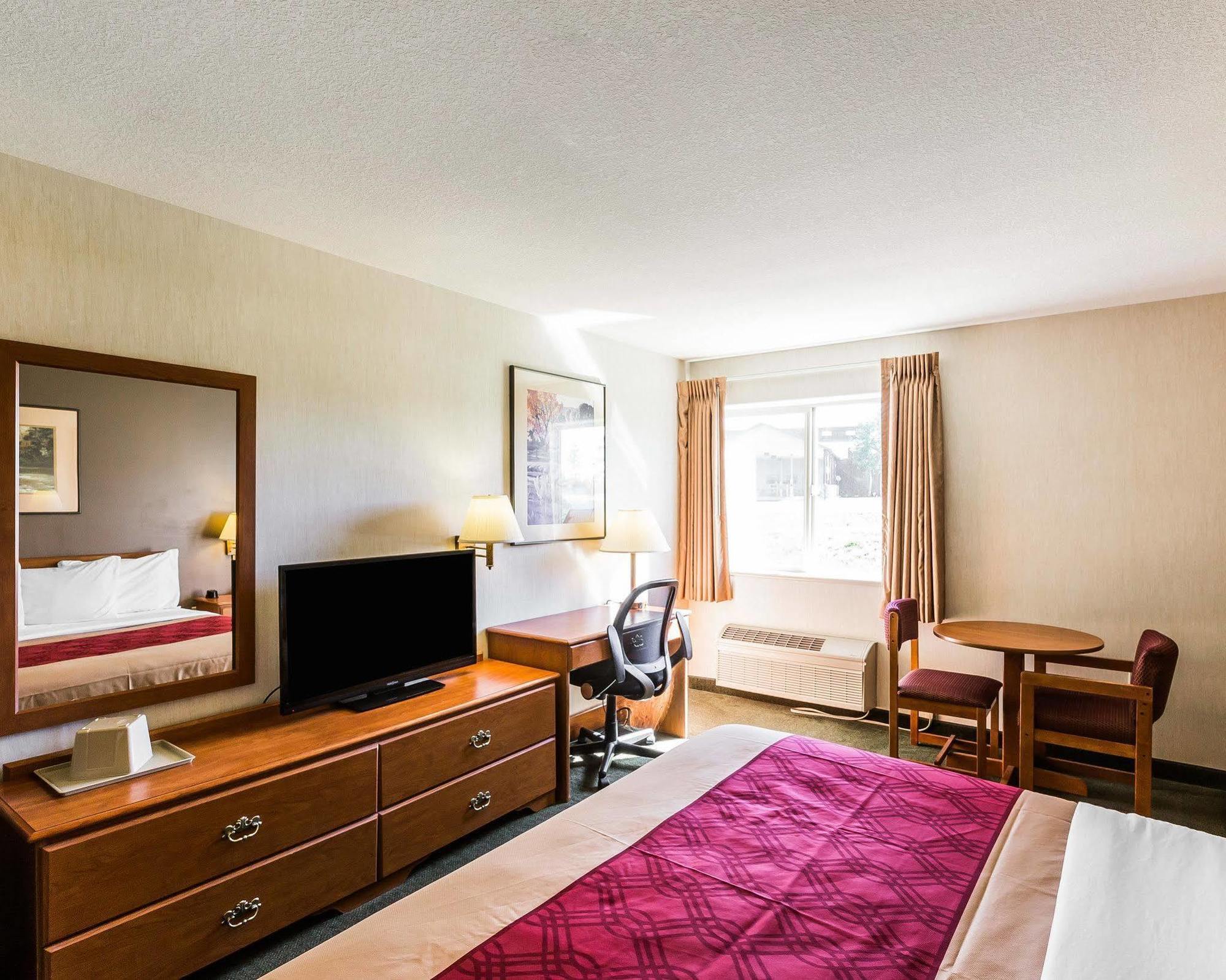 Econo Lodge Inn & Suites Ripley Exteriör bild