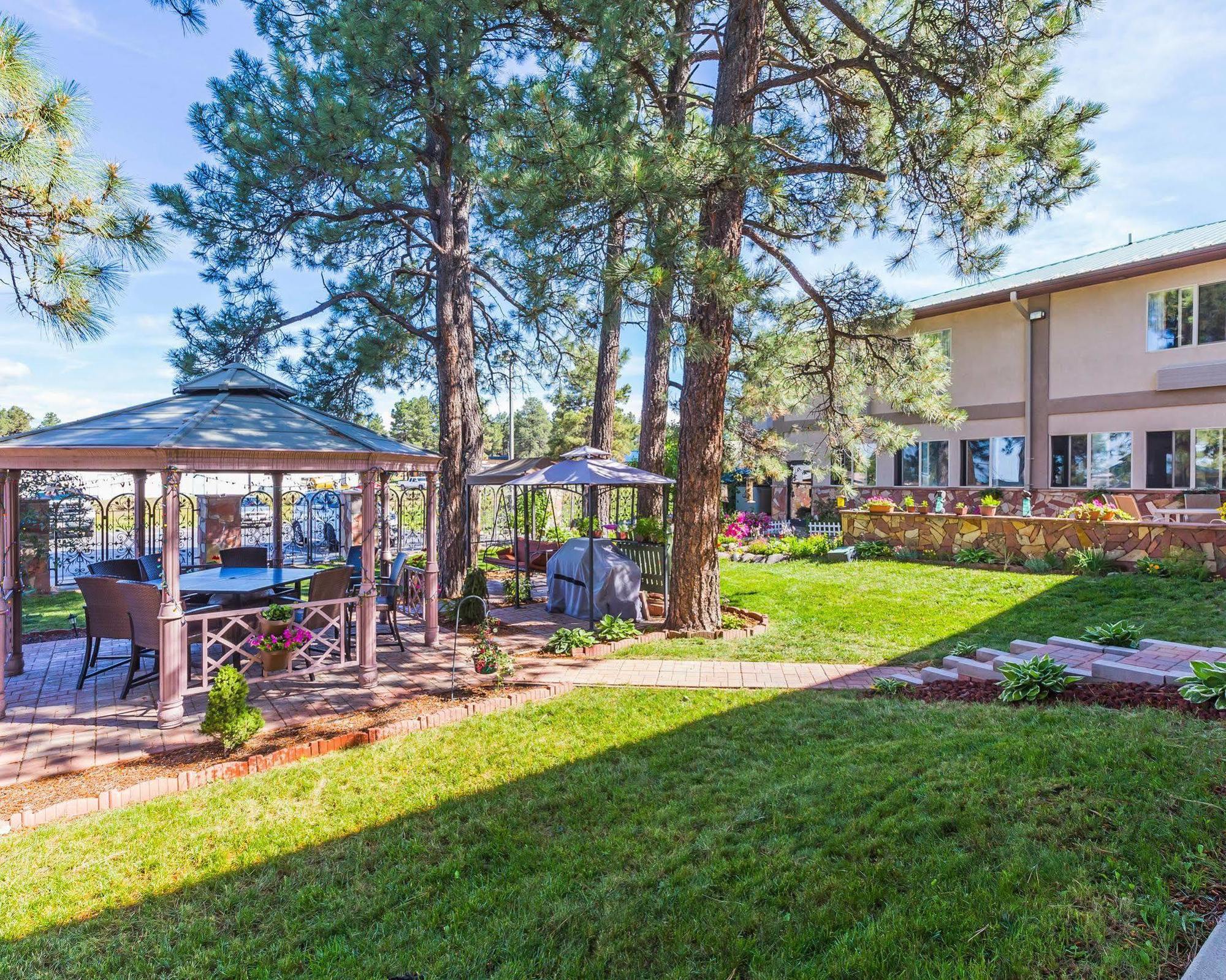 Econo Lodge Inn & Suites Ripley Exteriör bild