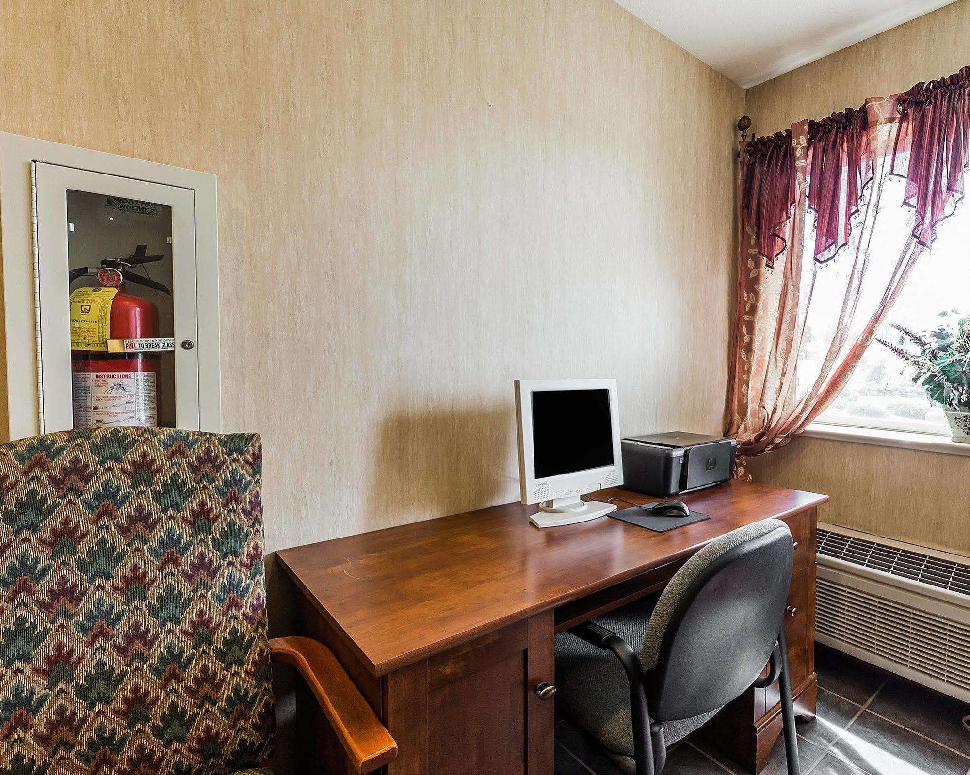 Econo Lodge Inn & Suites Ripley Exteriör bild