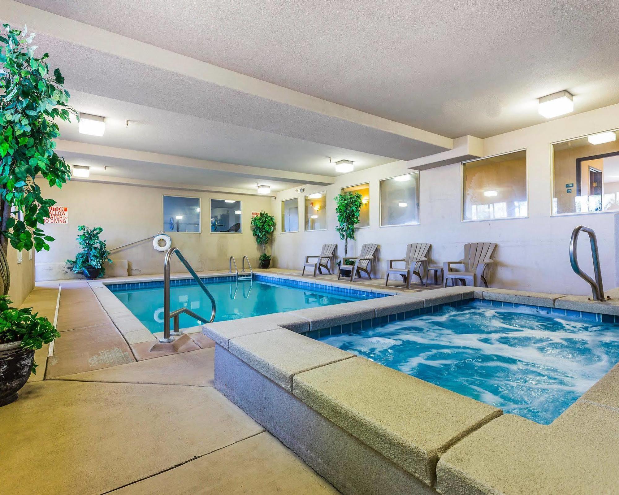 Econo Lodge Inn & Suites Ripley Exteriör bild