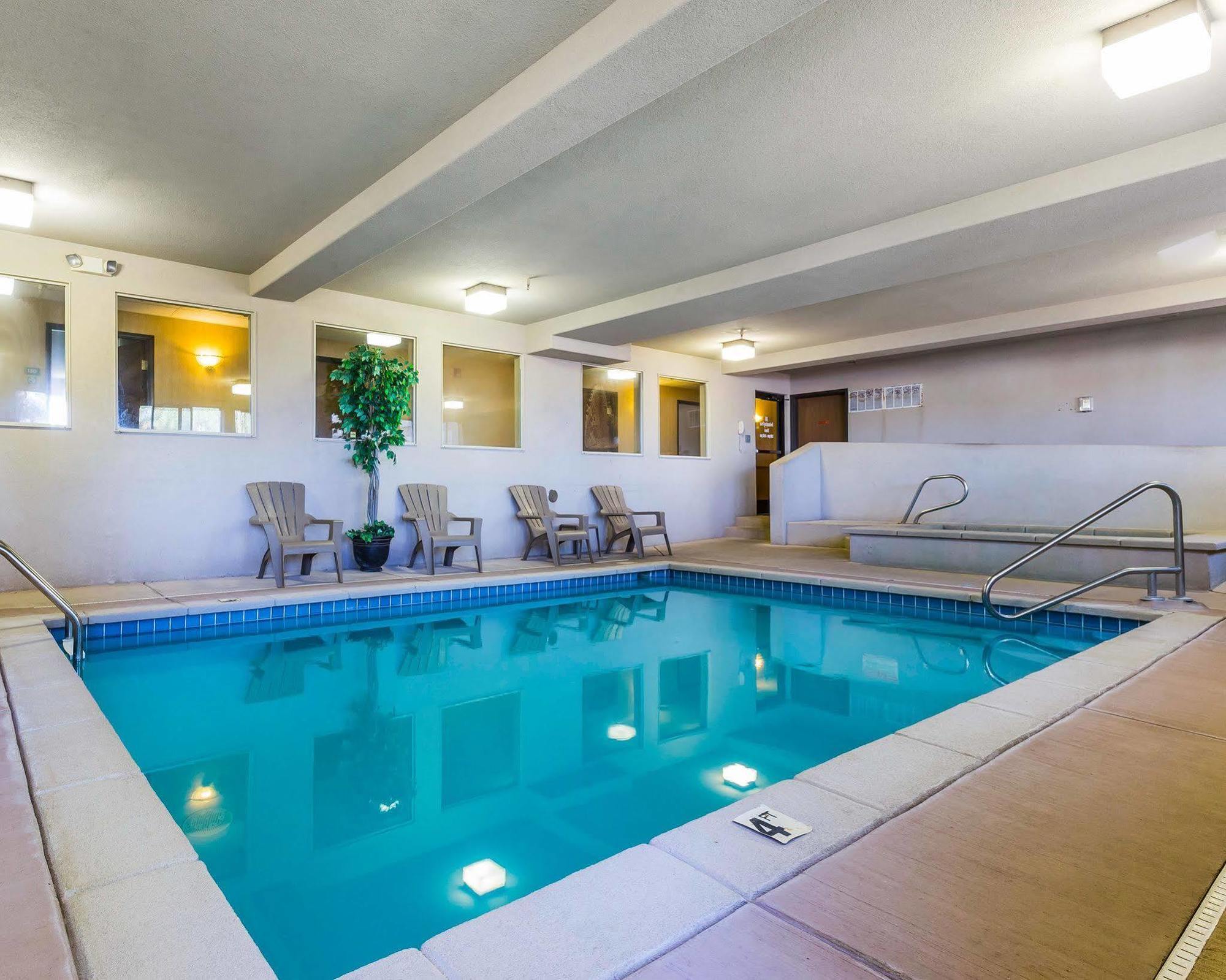 Econo Lodge Inn & Suites Ripley Exteriör bild