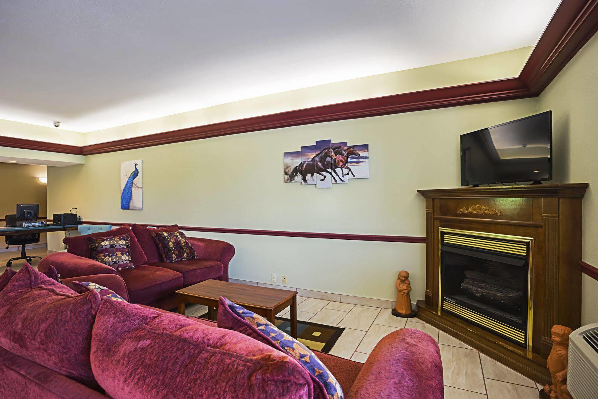 Econo Lodge Inn & Suites Ripley Exteriör bild